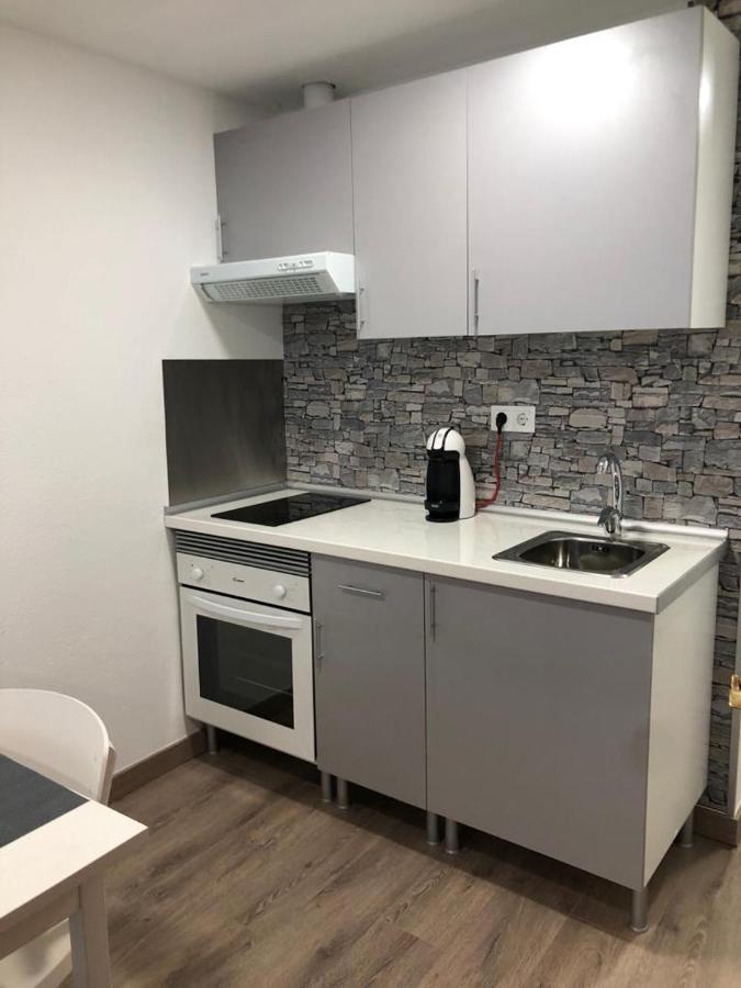 Apartament Alojamiento Karina Les Zewnętrze zdjęcie