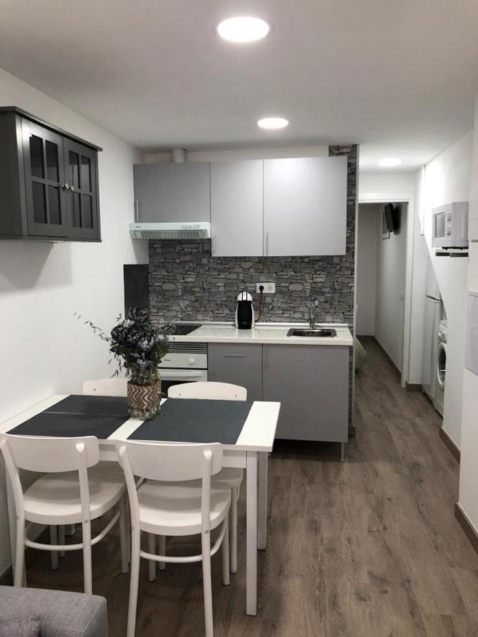 Apartament Alojamiento Karina Les Zewnętrze zdjęcie