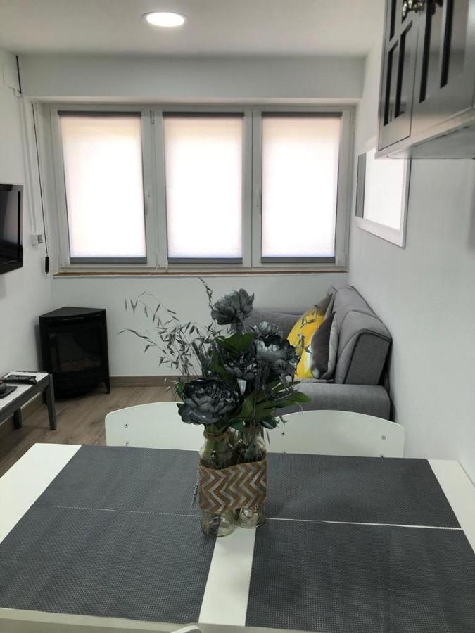 Apartament Alojamiento Karina Les Zewnętrze zdjęcie
