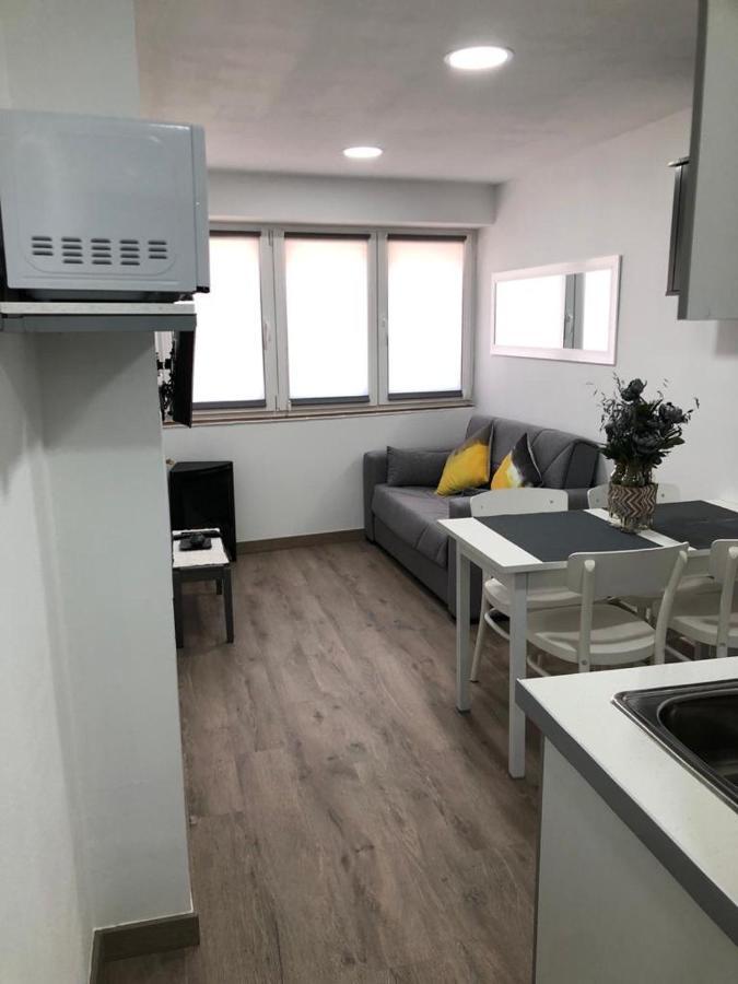 Apartament Alojamiento Karina Les Zewnętrze zdjęcie