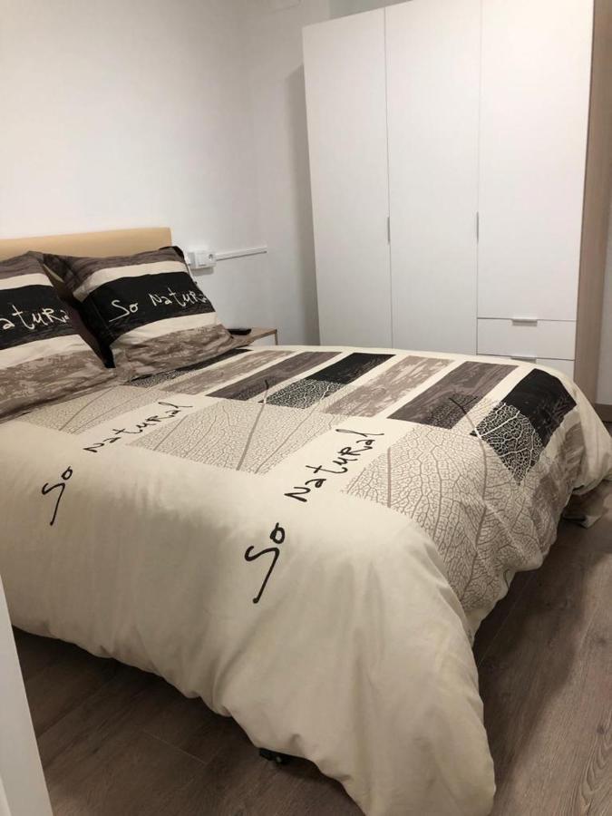 Apartament Alojamiento Karina Les Zewnętrze zdjęcie
