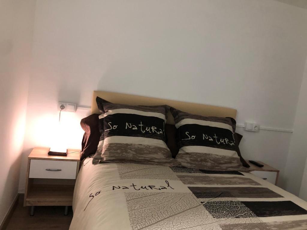 Apartament Alojamiento Karina Les Zewnętrze zdjęcie