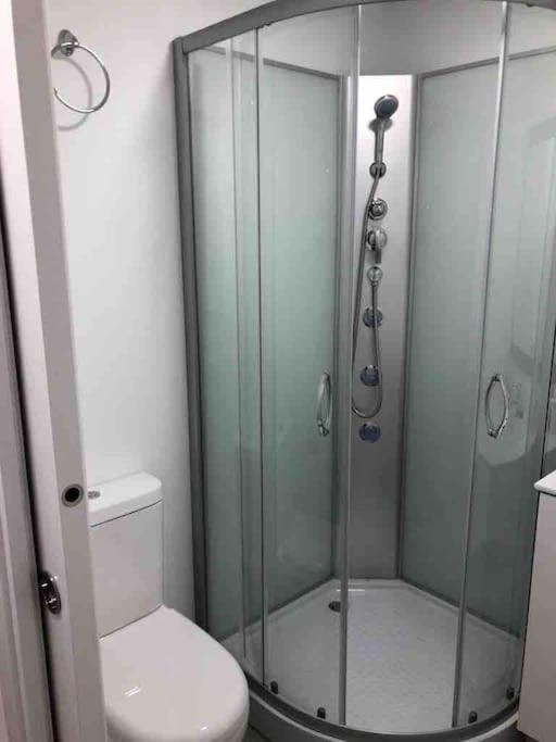 Apartament Alojamiento Karina Les Zewnętrze zdjęcie